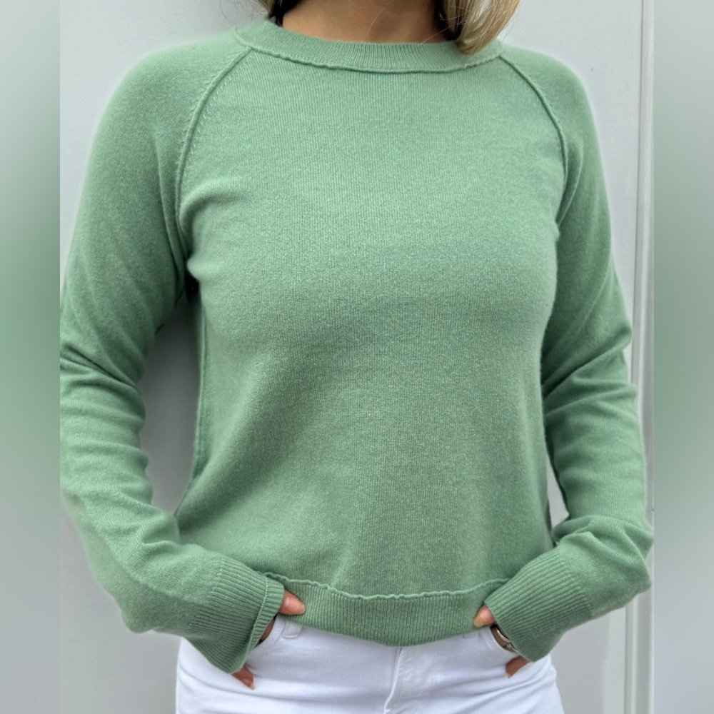 Brazeau Tricot Cashmere Crewneck Sweater, Size M